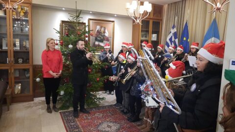 Τα Χριστουγεννιάτικα κάλαντα άκουσε η Δήμαρχος Σερρών Βαρβάρα Μητλιάγκα